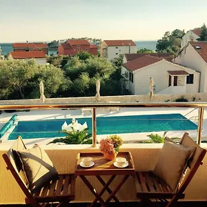 Petiva House Banjol